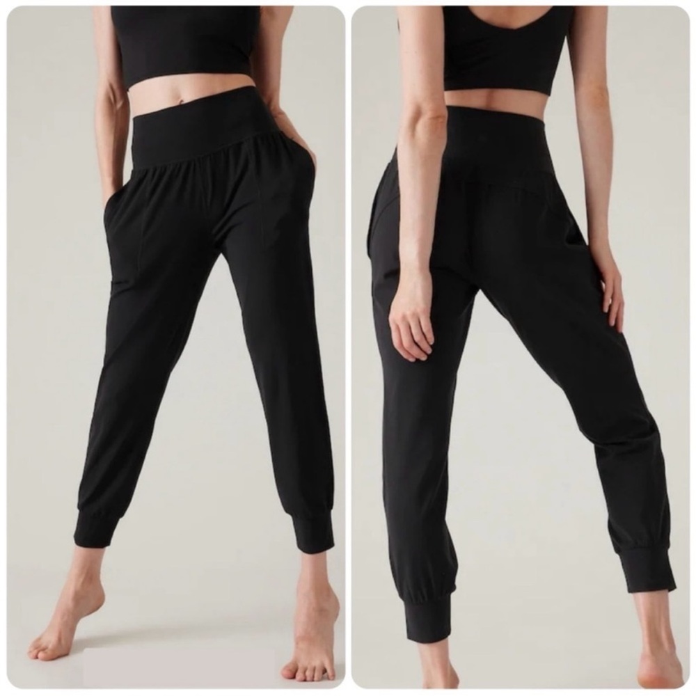 ATHLETA Salutation Jogger in Powervita Black Size XS